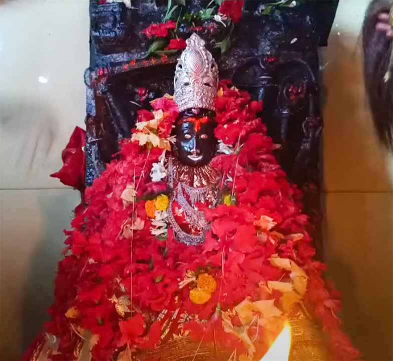 Deity of Solahbhuji Maa Dewri