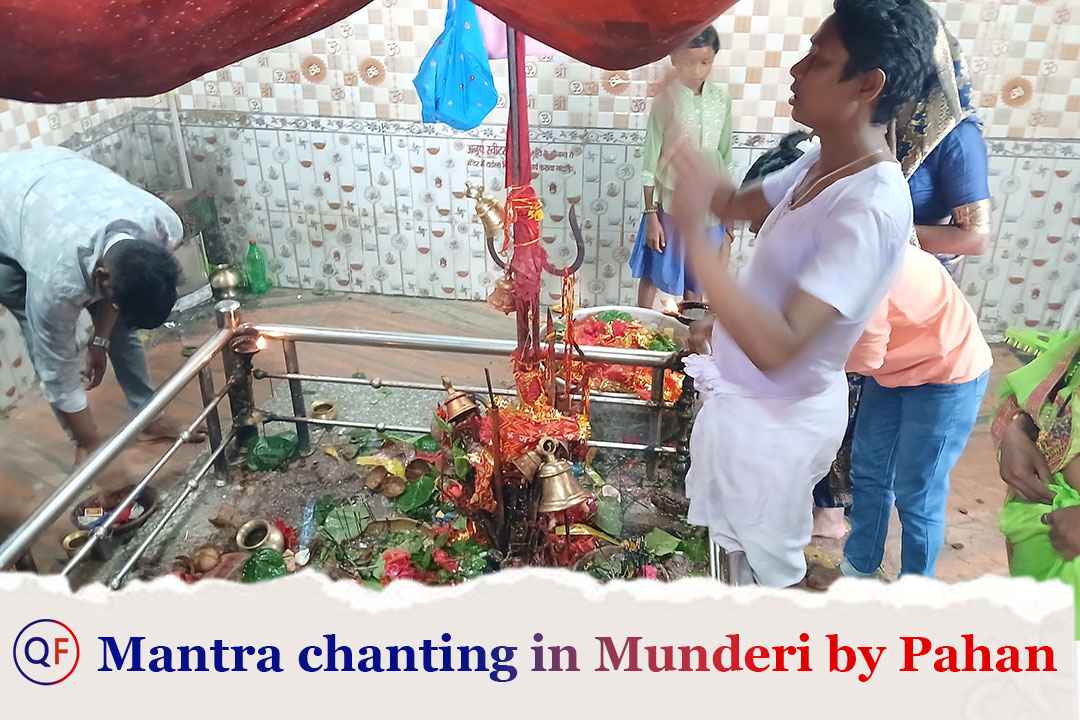 Mantra chanting by Pahan in munderi